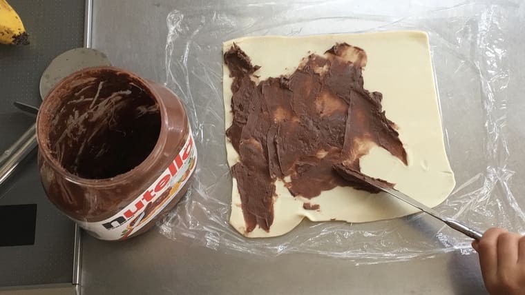 【画像】計らないお菓子作り（偽パイの実）チョコレートを塗る